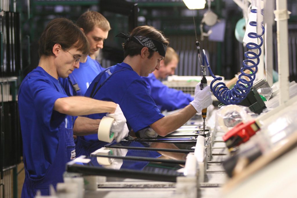 Economia, investimenti per  554 milioni attraverso i contratti di sviluppo e d'innovazione