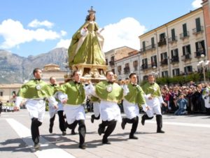 madonna che scappa sulmona