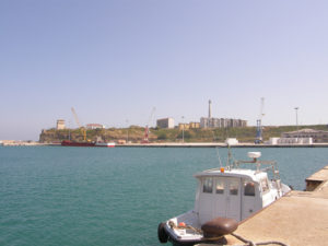 Motonave russa ferma per irregolarità al porto di Vasto