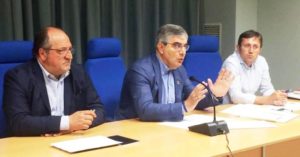 1. Da sin. ll Sottosegretario Mazzocca, il Governatore D’Alfonso e il Direttore Ufficio Ricostruzione D'Alberto in conferenza stampa