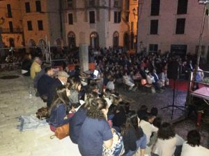 Sgarbi-a-Castelli-pubblico