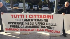 rigopiano-sit-in-parenti-vittime