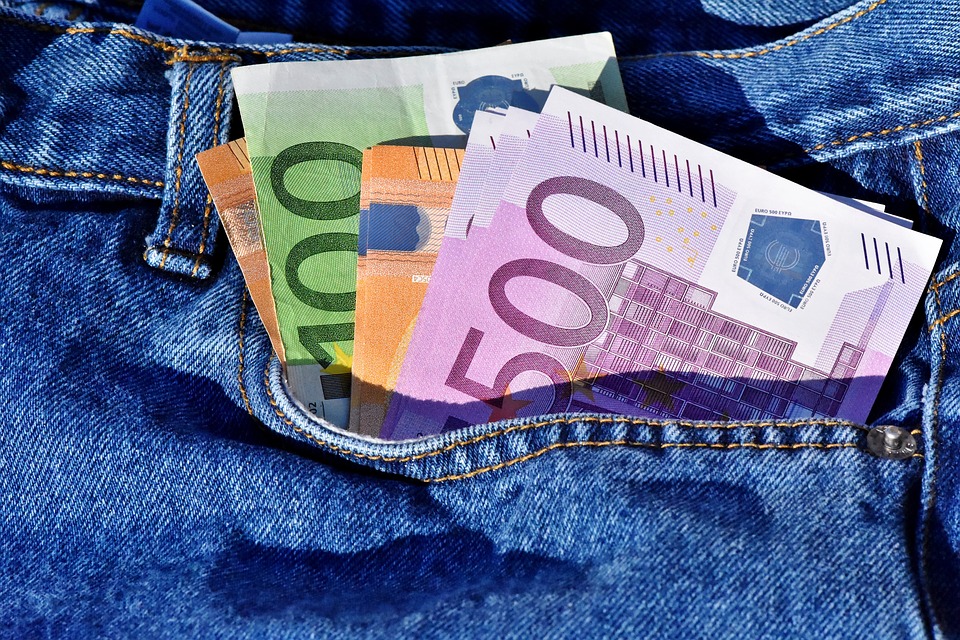 Decreto aiuti-ter, bonus 150€: requisiti diversi rispetto al bonus 200€