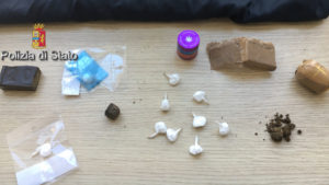 Spaccio in centro a L'Aquila, arrestato spagnolo e denunciato marocchino