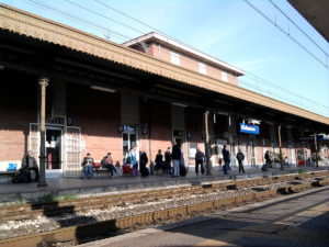 Rissa alla stazione di Giulianova, denunciati 5 giovani