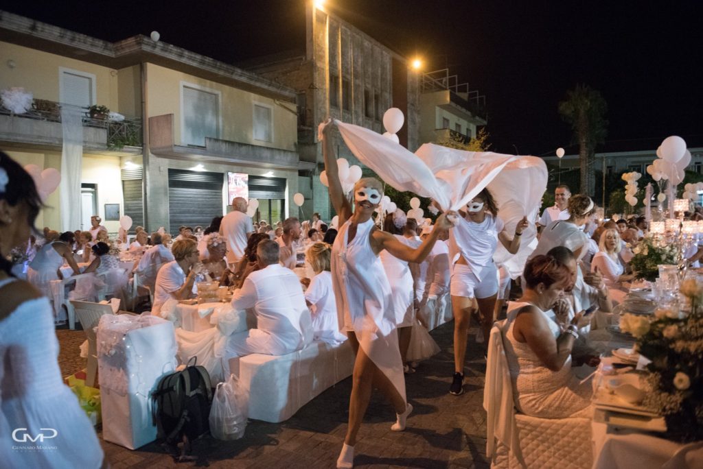 Martinsicuro, torna la Cena in Bianco tra convivialità e condivisione