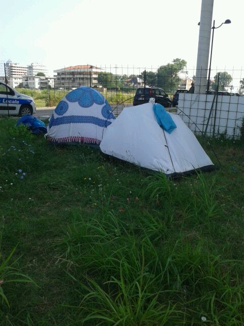 Montesilvano, tende abusive rimosse da Corso Strasburgo