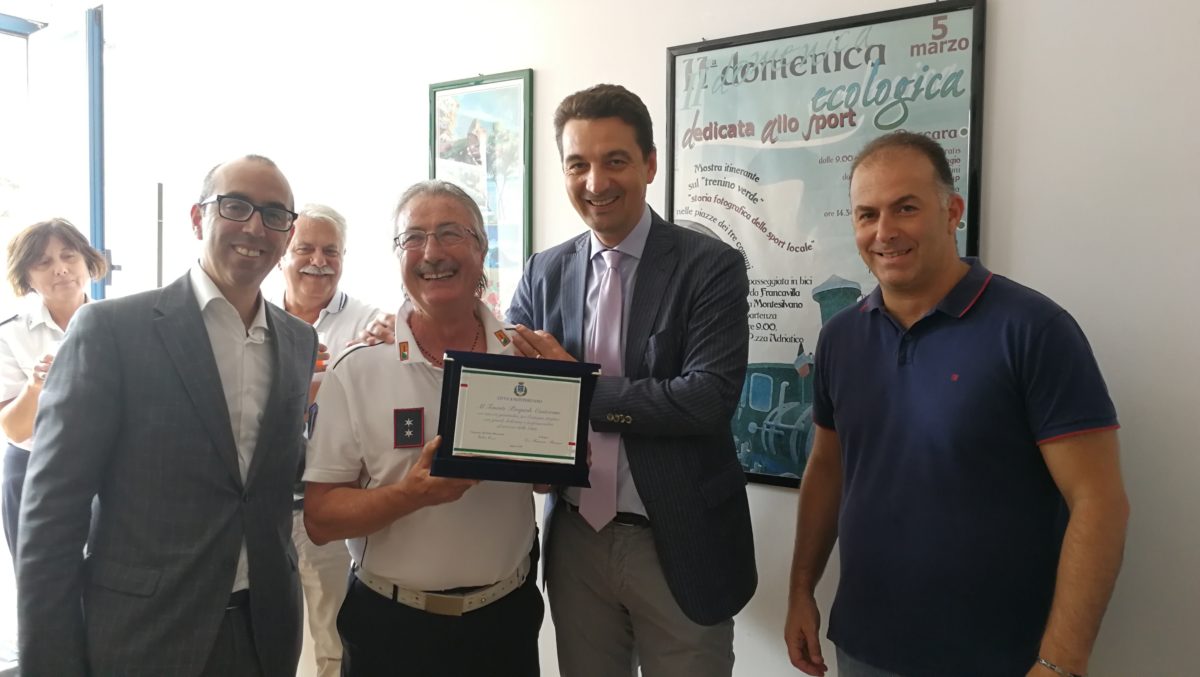 Pensionamento, l’amministrazione saluta il tenente Lino Castorani