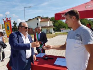 Ricostruzione, Mazzocca consegna le ultime 10 casette a Montorio