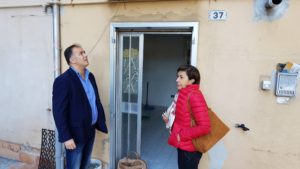 Occupazione abusiva in viale Europa, murati gli ingressi di un appartamento