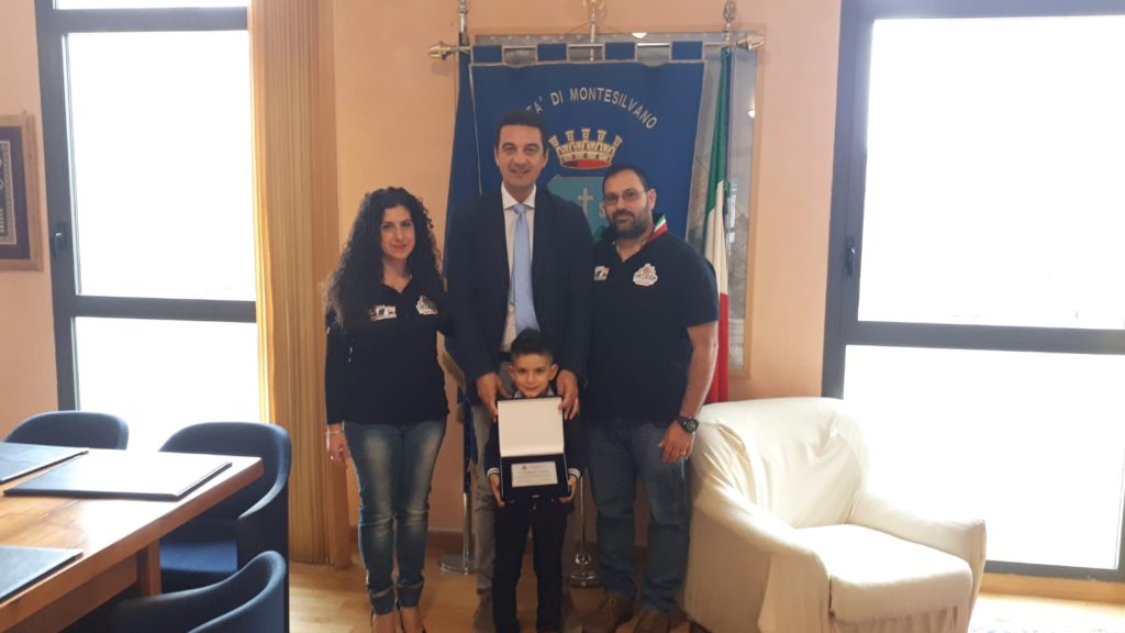 Premiato in Comune Tristan Di Loreto, campione di minimoto a soli 5 anni