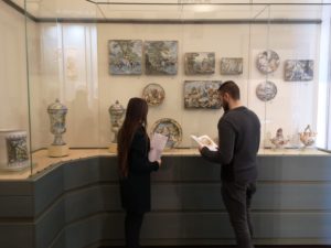 Giornata Fai, “Un sentiero tra statue e antiche maioliche di Castelli”