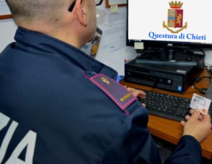 Truffa online, vendeva oggetti ma non li faceva recapitare a casa: arrestato