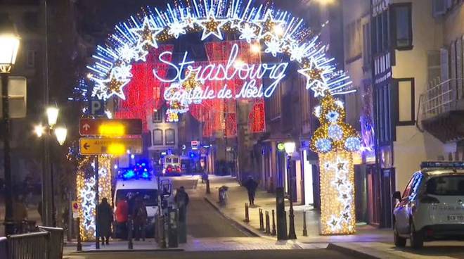 Attentato Strasburgo, due morti : è caccia all'uomo