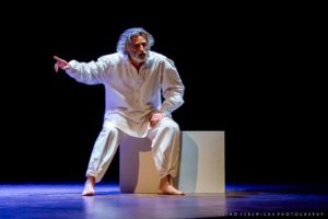 Enrico Lo Verso in scena ad Atri con “Uno, nessuno, centomila”