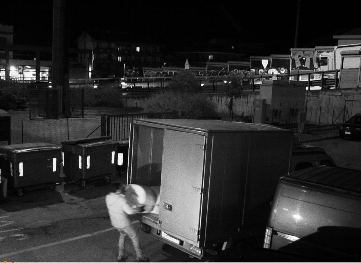 Abbandonano materassi, beccati dalle fototrappole