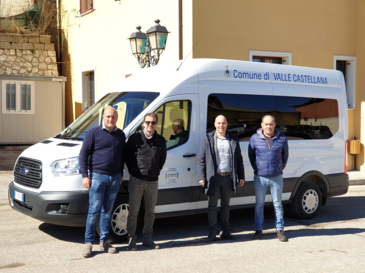 Valle Castellana, un nuovo pulmino acquistato con i fondi del sisma