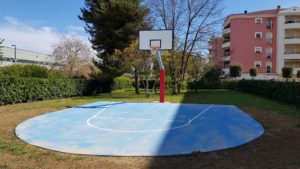 Fosso Foreste, campo di street basket e nuovi giochi per bambini