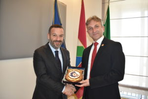 Giornata Mondiale della Croce Rossa: esposta la bandiera nei Comuni