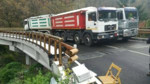 Riapre il ponte di Aprati: danneggiato dal terremoto