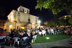 Torna a Pineto “Calici in Villa” con degustazioni guidate dei vini del territorio