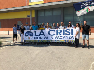 Mercatone Uno, flash mob a Pineto a sostegno dei lavoratori