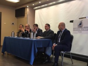 se gli studi presentati da Autostrade per l’Italia non saranno soddisfacenti per la riapertura del viadotto chiederemo - o con ordinanza o con decisioni sovra comunali - che ci possa essere una deviazione del traffico per liberare la SS16 dai tir.