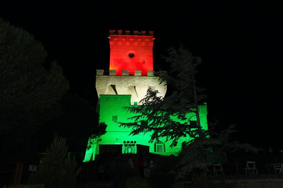 Accese le luci tricolore sulla Torre di Cerrano: resterà illuminata tutto il mese di giugno