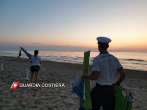 Tortoreto, operazione spiagge libere: rimossi gli ombrelloni