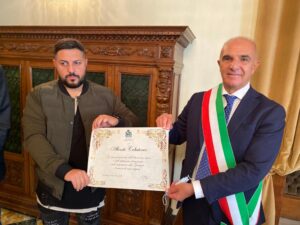 Fece arrestare uno scippatore: sindaco Masci premia Alessio Colaiocco