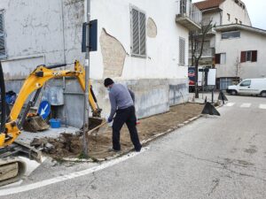 Ancarano,partiti i lavori di rifacimento dei marciapiedi
