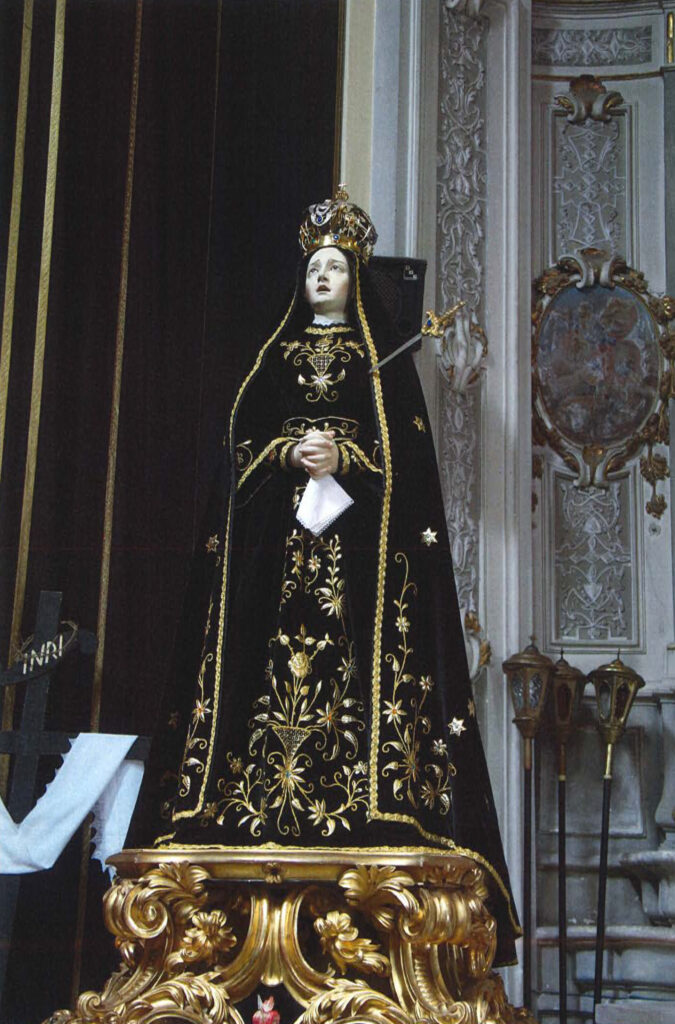 Penne, completato il restauro della statua della Vergine Addolorata della chiesa dell’Annunciazione