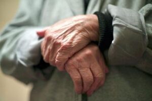 Invecchiare con poco testosterone, più rischi di mortalità: lo studio