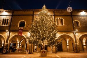 Campli, si illumina il Natale in uno dei Borghi più belli d'Italia