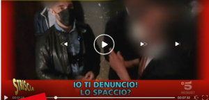 Vittorio Brumotti si trova a Rancitelli, quartiere di Pescara dove già nel 2019 era stato aggredito insieme alla sua troupe mentre documentava lo spaccio di droga.