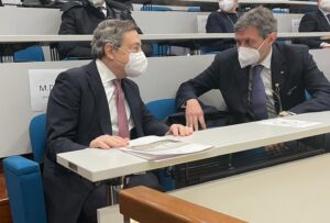 Draghi visita i laboratori del Gran Sasso. Marsilio, mettere in sicurezza sistema acquifero