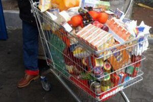 Inflazione, i prezzi calano ma c’è anche un ‘effetto ottico’