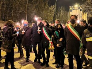 Anniversario terremoto L'Aquila: in migliaia alla fiaccolata