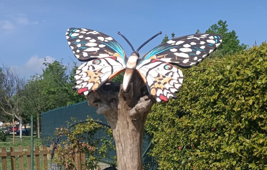 Giulianova, due istallazioni artistiche al giardino delle farfalle