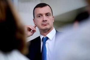 Rocco Casalino: “Insulti re bancarelle? Non ho paura, ma ora bersaglio facile ambulanti”
