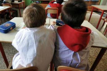 Bimbi capaci di capire gli altri già a 3 anni, tutto merito dei neuroni specchio: lo studio