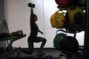 Hai i muscoli? Il tuo cervello è più ‘giovane’: lo studio