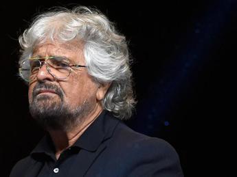 Beppe Grillo, dimissioni in stand by: deve sottoporsi a terapia