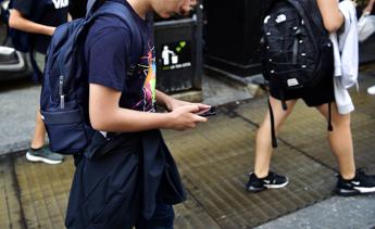 L’esperto, ‘a 8-10 anni già tecnostressati, giusto stop cellulare in classe’