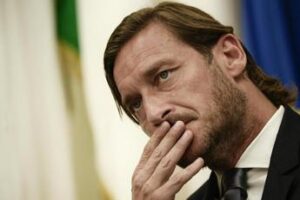 Totti: “Mourinho mi vuole alla Roma? Penso di sì”