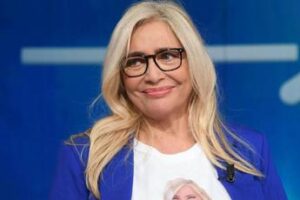 Mara Venier denuncia: “Un mio fake con Intelligenza Artificiale per truffare ingenui”