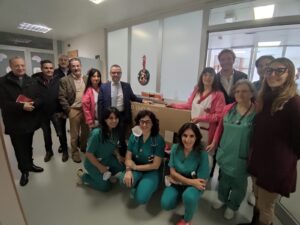 Rotary Club L'Aquila Gran Sasso dona tv a pediatria ospedale S.Liberatore