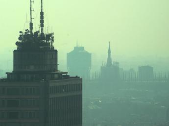Milano prima per ecoansia, 100mila richieste per azione collettiva Aria Pulita