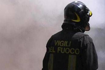 Vercelli, ultraleggero precipita in una risaia e prende fuoco: due morti