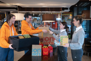 Colonnella, McDonald’s dona50 pasti caldi a chi è in difficoltà